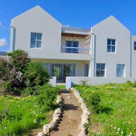 Perfect 10 - 10 To 13 Sleeper Luxury Holiday Home Breakage Deposit Of R2500 Per Weekend Lease Лангебан Екстериор снимка