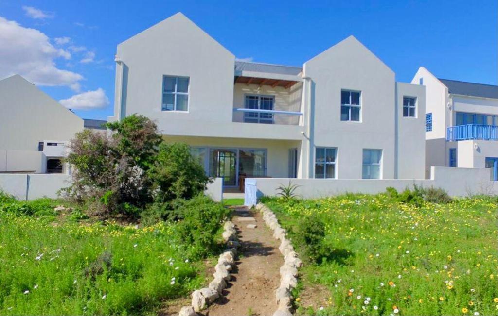 Perfect 10 - 10 To 13 Sleeper Luxury Holiday Home Breakage Deposit Of R2500 Per Weekend Lease Лангебан Екстериор снимка