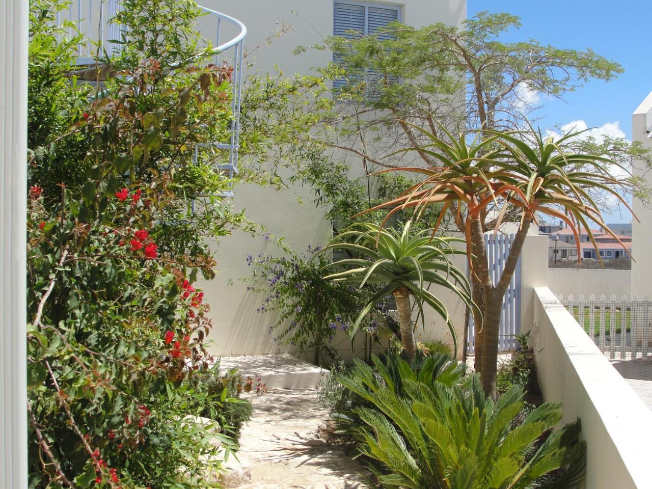 Perfect 10 - 10 To 13 Sleeper Luxury Holiday Home Breakage Deposit Of R2500 Per Weekend Lease Лангебан Екстериор снимка