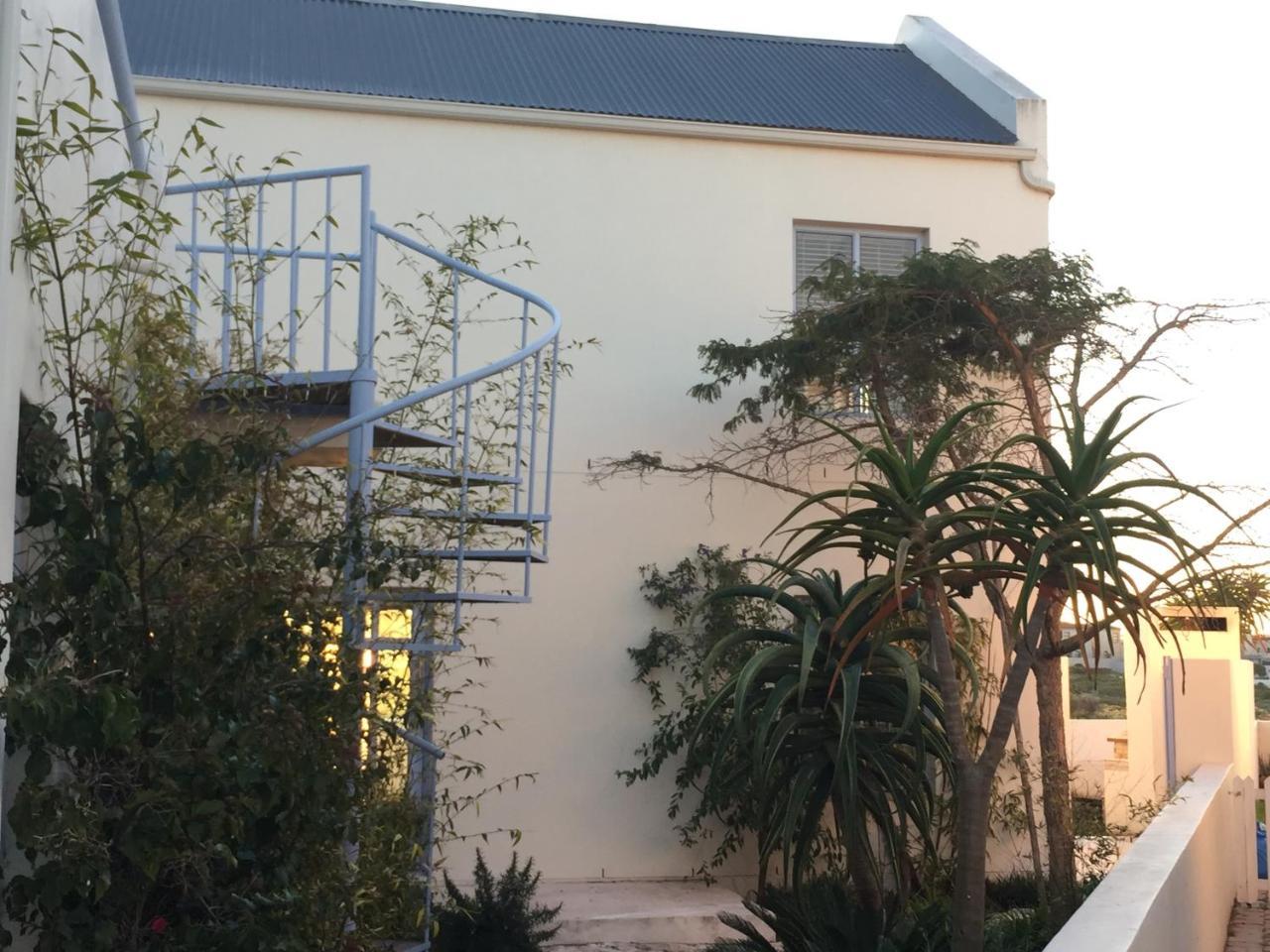 Perfect 10 - 10 To 13 Sleeper Luxury Holiday Home Breakage Deposit Of R2500 Per Weekend Lease Лангебан Екстериор снимка