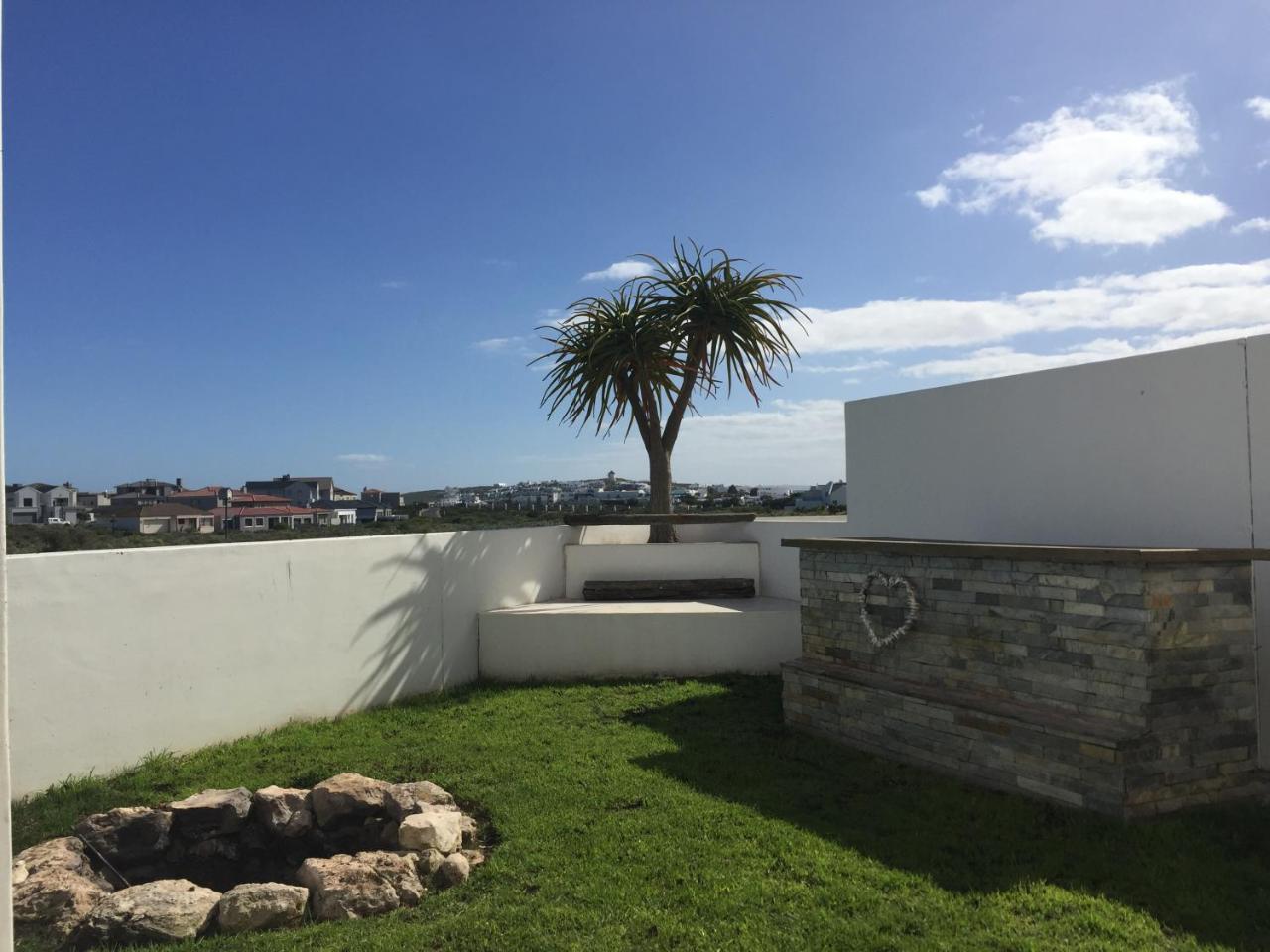 Perfect 10 - 10 To 13 Sleeper Luxury Holiday Home Breakage Deposit Of R2500 Per Weekend Lease Лангебан Екстериор снимка