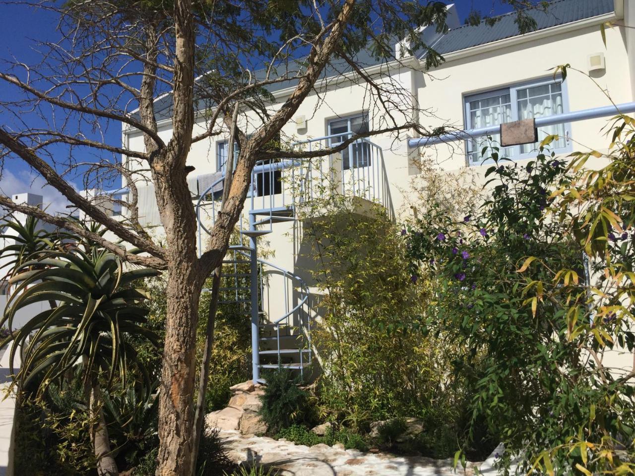 Perfect 10 - 10 To 13 Sleeper Luxury Holiday Home Breakage Deposit Of R2500 Per Weekend Lease Лангебан Екстериор снимка