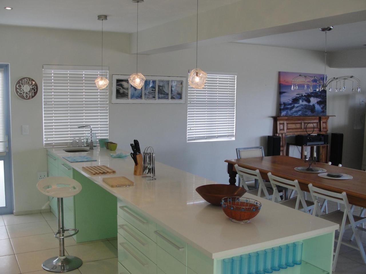 Perfect 10 - 10 To 13 Sleeper Luxury Holiday Home Breakage Deposit Of R2500 Per Weekend Lease Лангебан Екстериор снимка