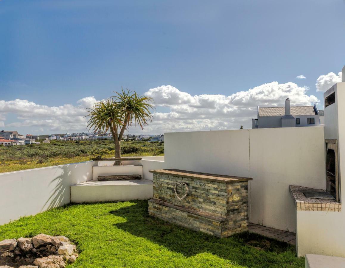 Perfect 10 - 10 To 13 Sleeper Luxury Holiday Home Breakage Deposit Of R2500 Per Weekend Lease Лангебан Екстериор снимка